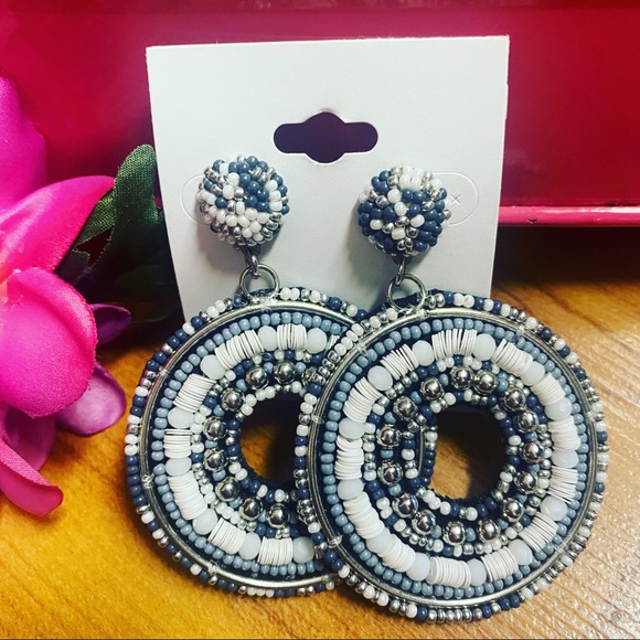 Jewelry - Grey and White Seed Bead Dangle Earrings